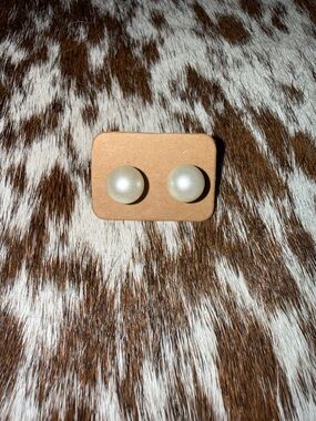 Classic Faux Pearl Stud Earrings - Ivory